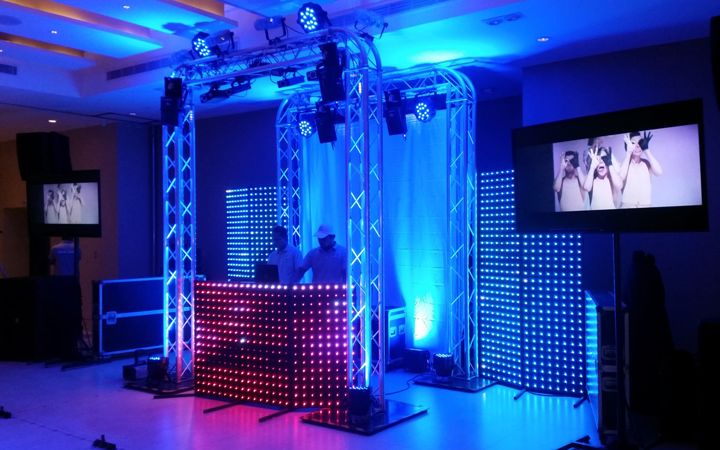 7-donde-rentan-fabrican-escenografias-fiestas-tematicas-eventos-sociales-escolares-xv-anos-bodas-en-tampico