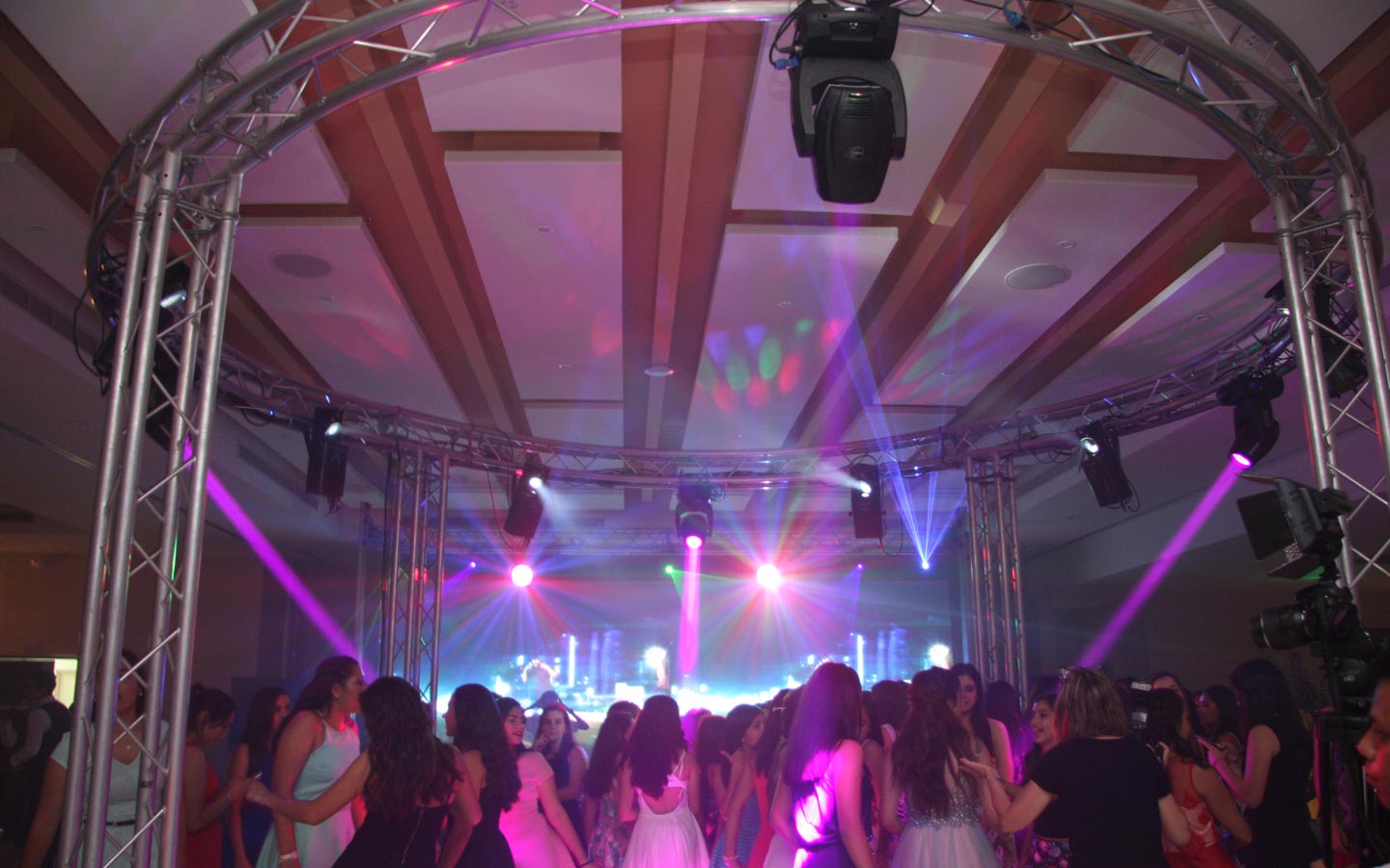 72-como-rentar-escenografias-para-fiestas-xv-anos-bodas-eventos-tampico