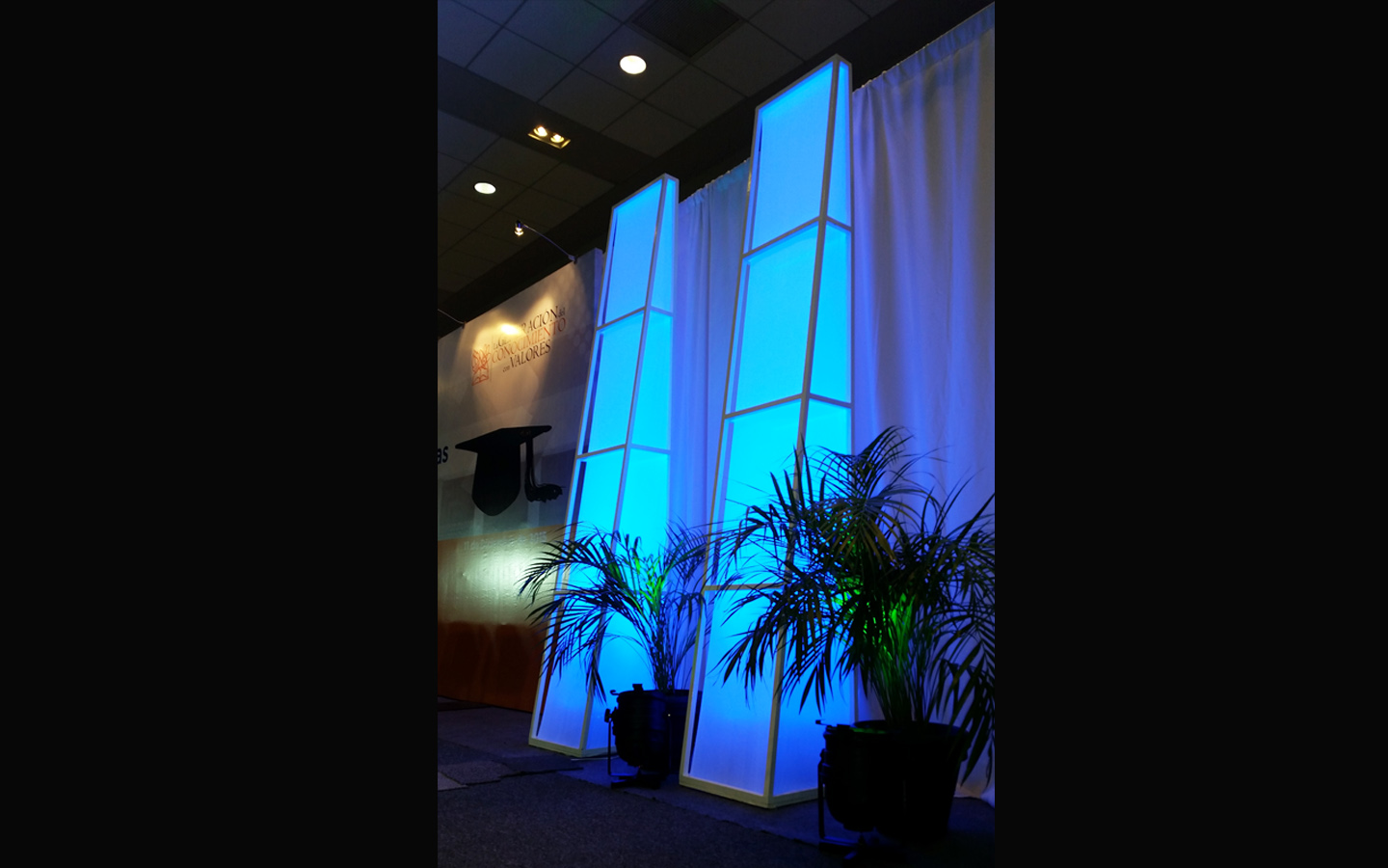 19-renta-luces-iluminacion-fiestas-congresos-convenciones-expos-eventos-escenarios-centro-convenciones-de-tampico-expo-tampico