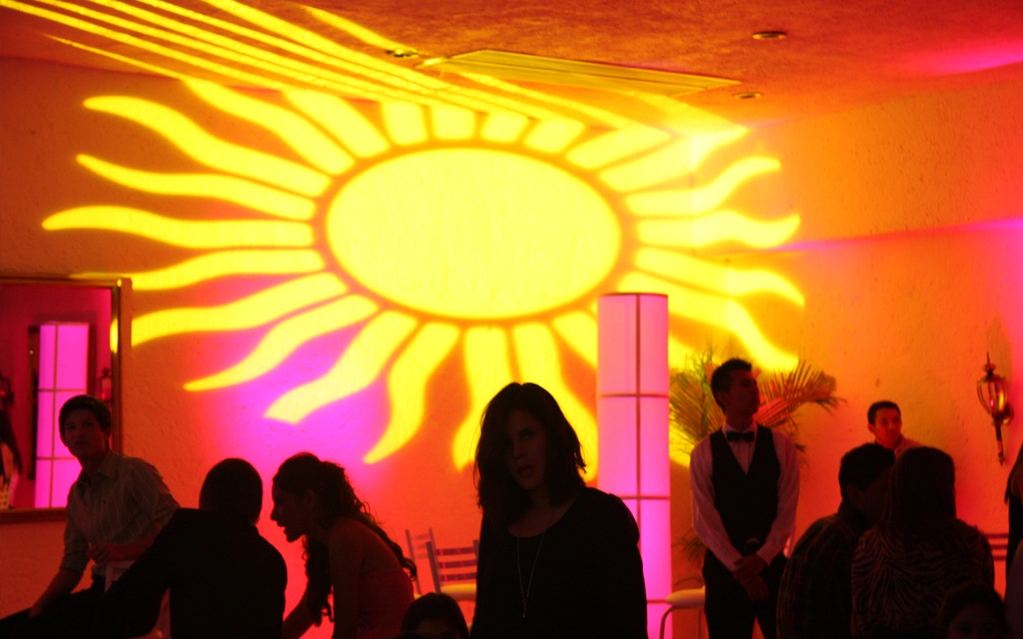 2-donde-rentan-luces-iluminacion-mega-eventos-fiestas-xv-anos-bodas-escenarios-arquitectonica-decorativa-en-tampico