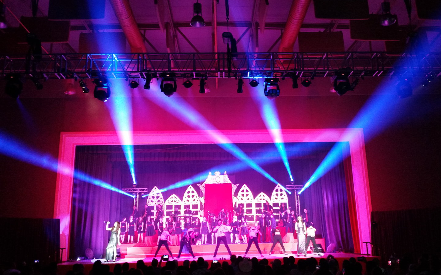 21-renta-luces-iluminacion-humo-eventos-festivales-graduaciones-eventos-escolares-conciertos-escenarios-obras-teatro-tampico