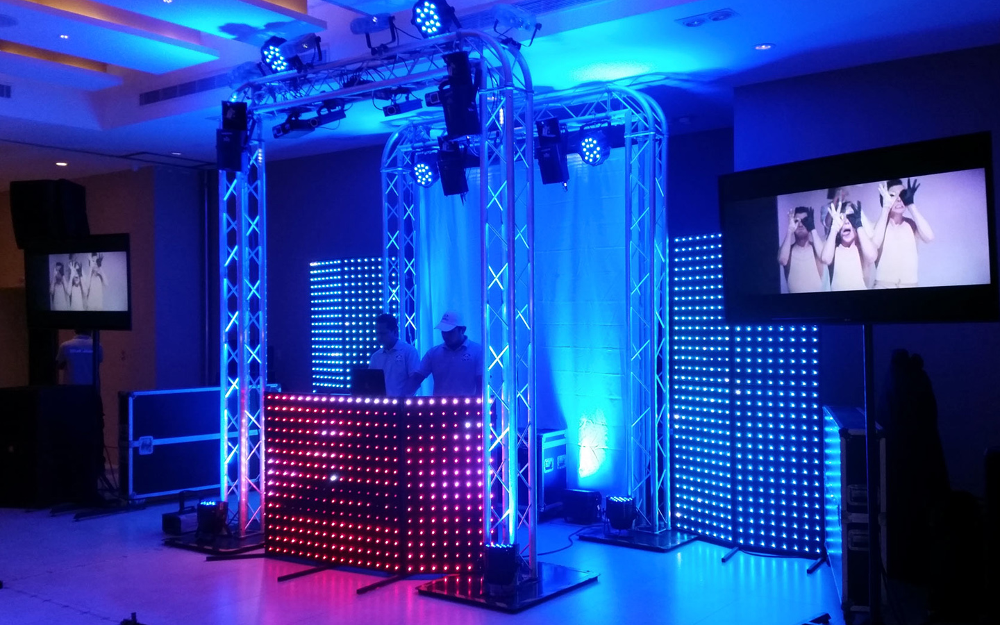 22-donde-rentan-luces-iluminacion-para-eventos-fiestas-cabinas-djs-graduaciones-xv-anos-bodas-arquitectonica-decorativa-tampico