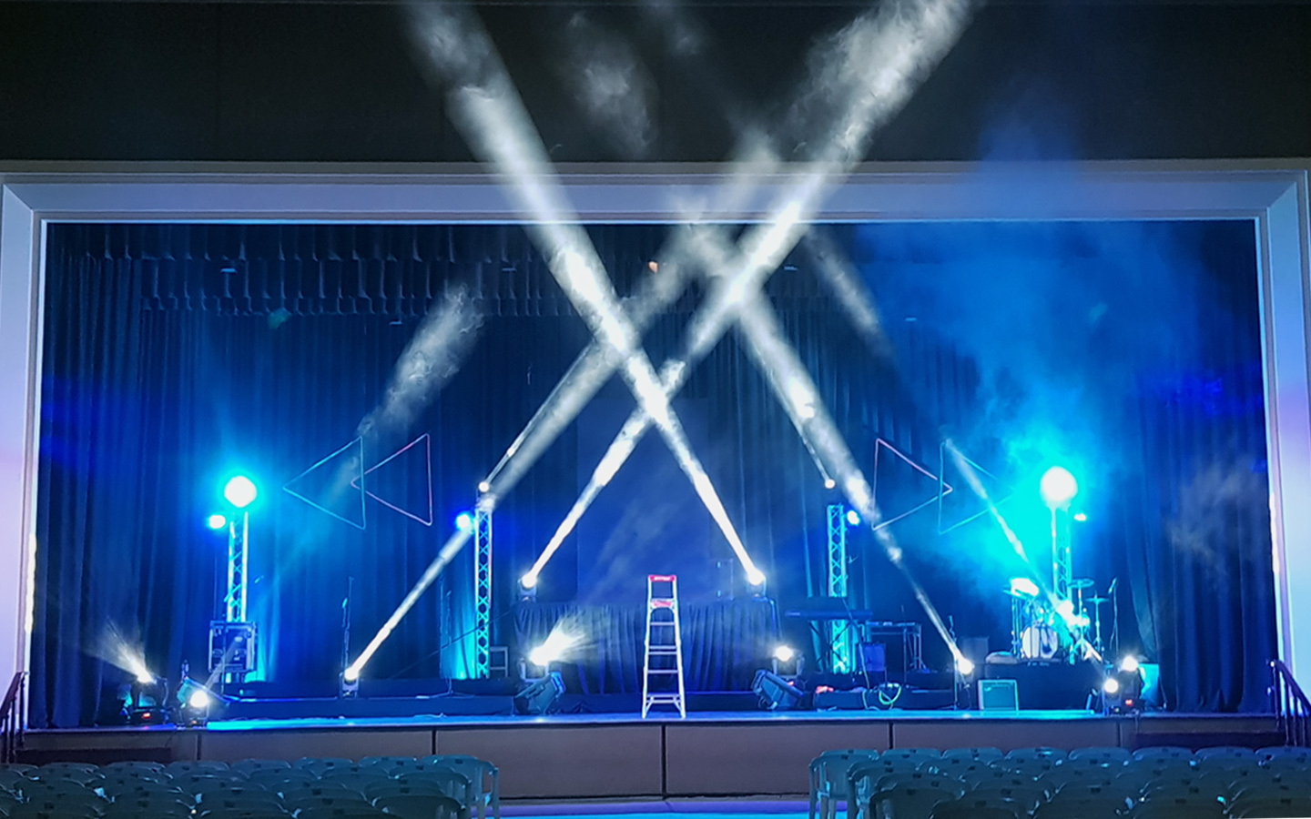 3-donde-rentar-luces-iluminacion-eventos-obras-de-teatro-fiestas-graduaciones-luz-arquitectonica-decorativa-tampico