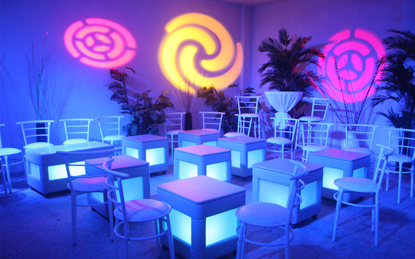 38-renta-de-luces-eventos-bailes-fiestas-discoteca-efectos-especiales-roboticas-ambientacion–-equipos-iluminacion-decorativa-eventos-en-tampico