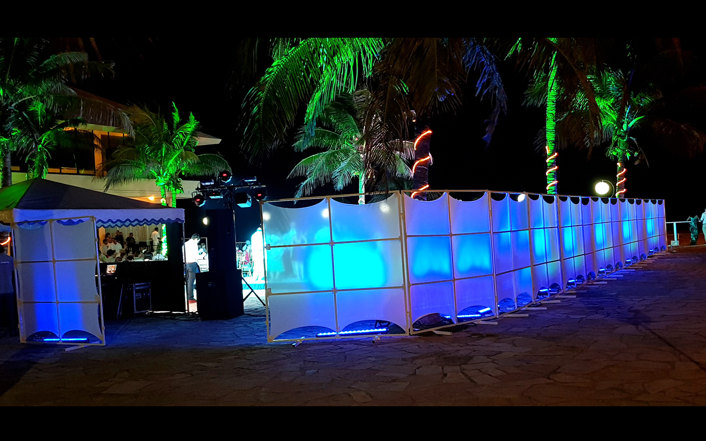 48-renta-de-luces-para-bailes-fiestas-discoteca-efectos-especiales-torres-de-iluminacion-luces-roboticas-vallas-iluminadas-mamparas-eventos