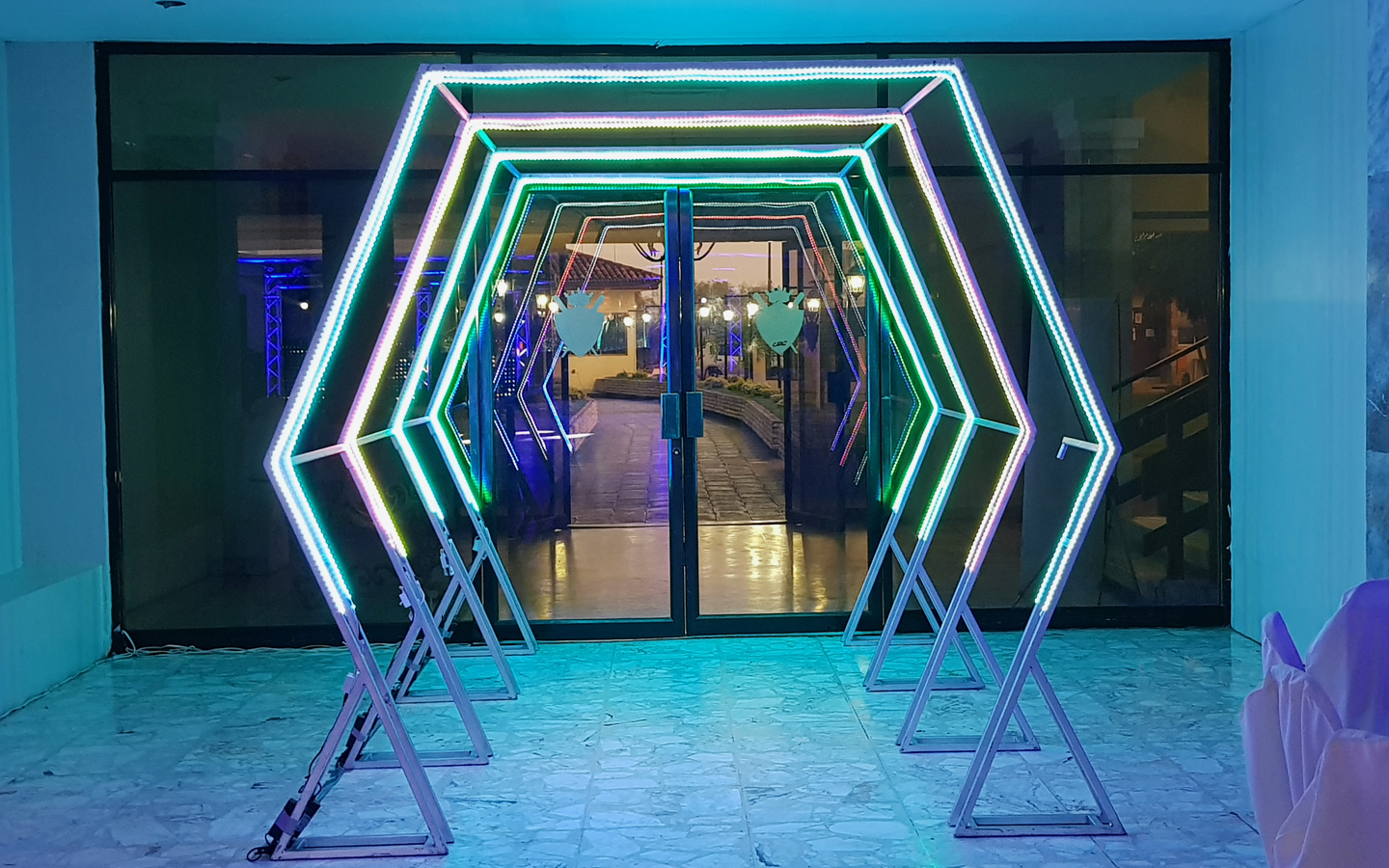 67-tunel-de-leds-renta-las-mejores-luces-iluminacion-decorativas-arquitectonica-eventos-fiestas-graduaciones-xv-anos-bodas-tampico
