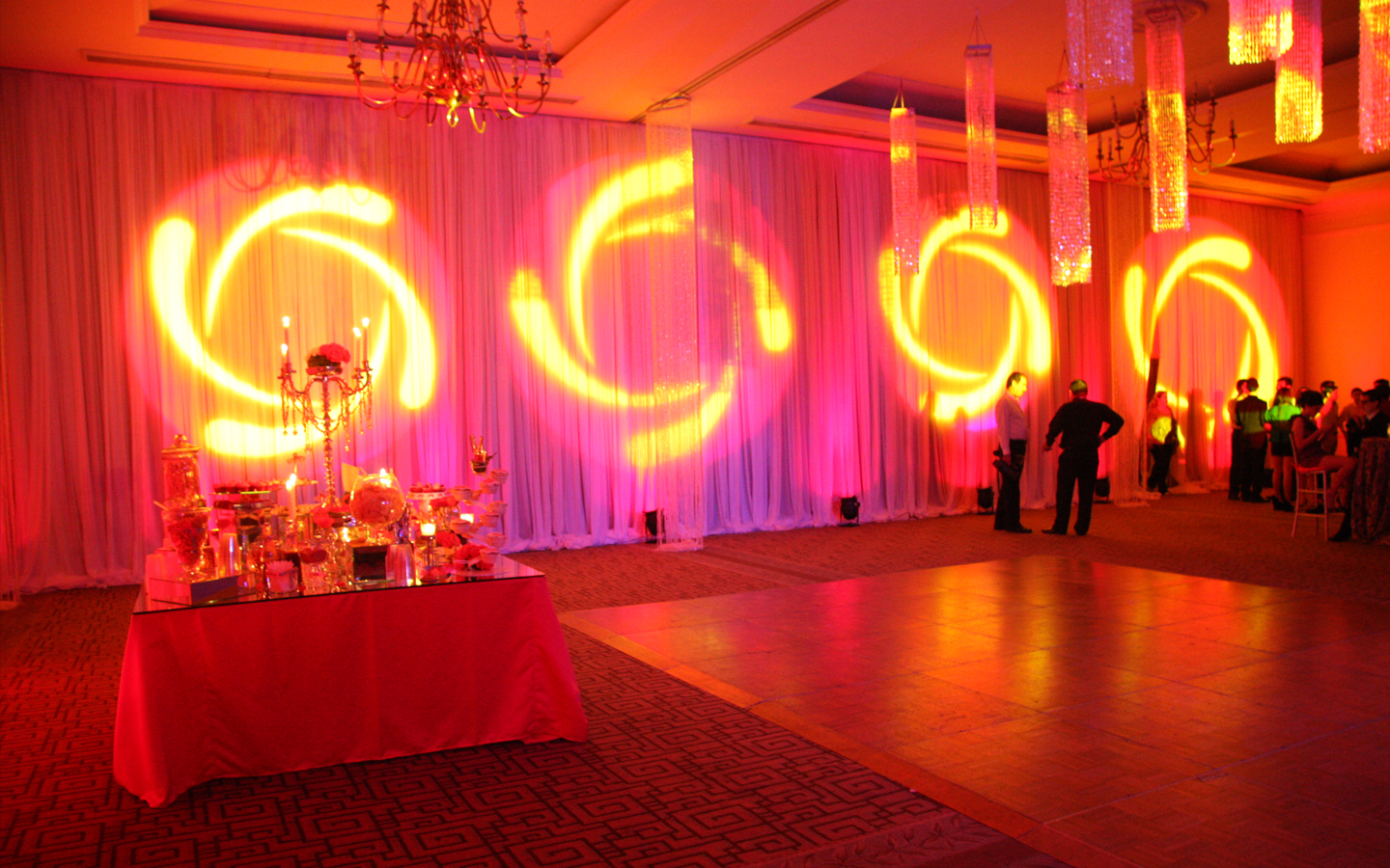 73-donde-alquilar-las-mejores-luces-iluminacion-para-eventos-fiestas-graduaciones-xv-anos-bodas-luz-arquitectonica-decorativa-en-tampico