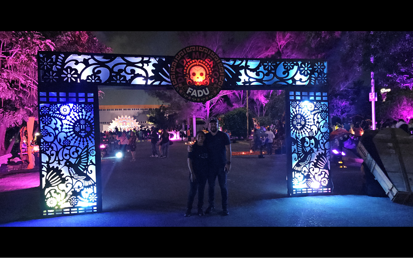 79-renta-luces-iluminacion-arquitectonica-decorativa-rayos-laser-figuras-con-gobos-para-eventos-en-tampico