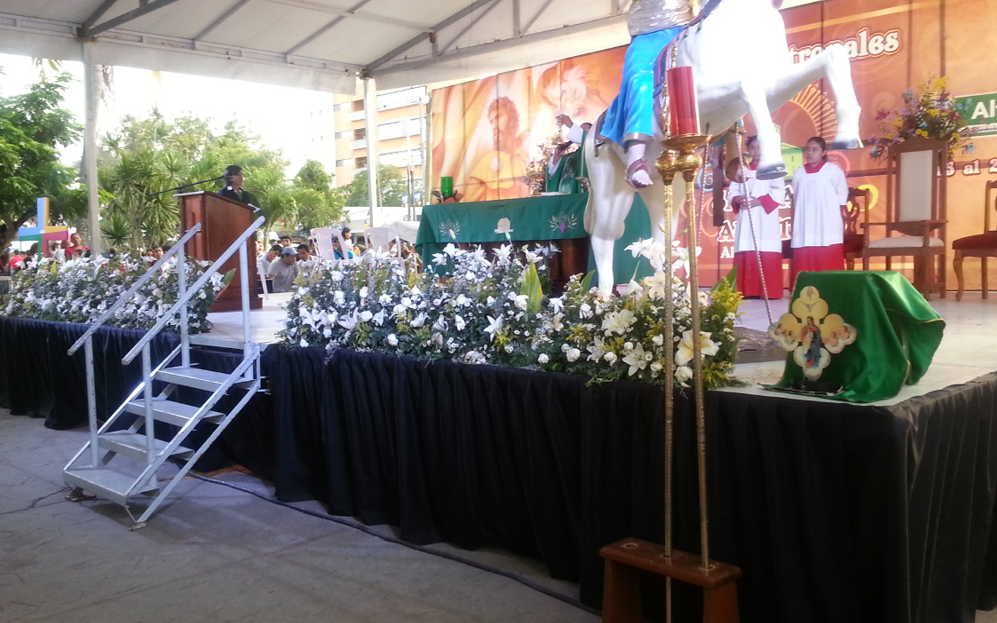 22-Donde-rentan-Tarimas-Escenarios-Estrados-Entarimados-Templetes-para-Eventos-Festivales-en-Tampico