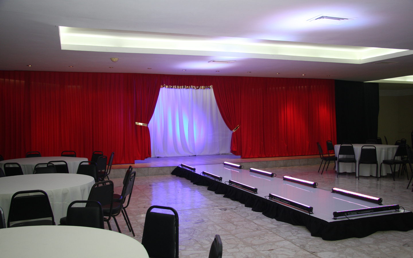 30-Tarimas-Tampico-para-eventos-Renta-Entarimados-Escenarios-Estrados-Escenarios-Templetes-para-Eventos