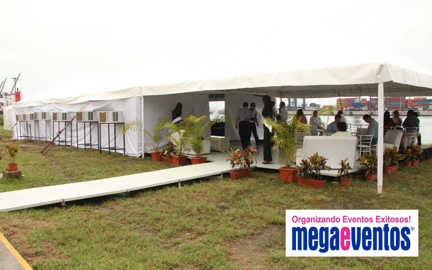 39-Tarimas-para-Renta-en-Tampico-Escenarios-Entarimados-Estrados-Escenarios-Templetes-para-Eventos