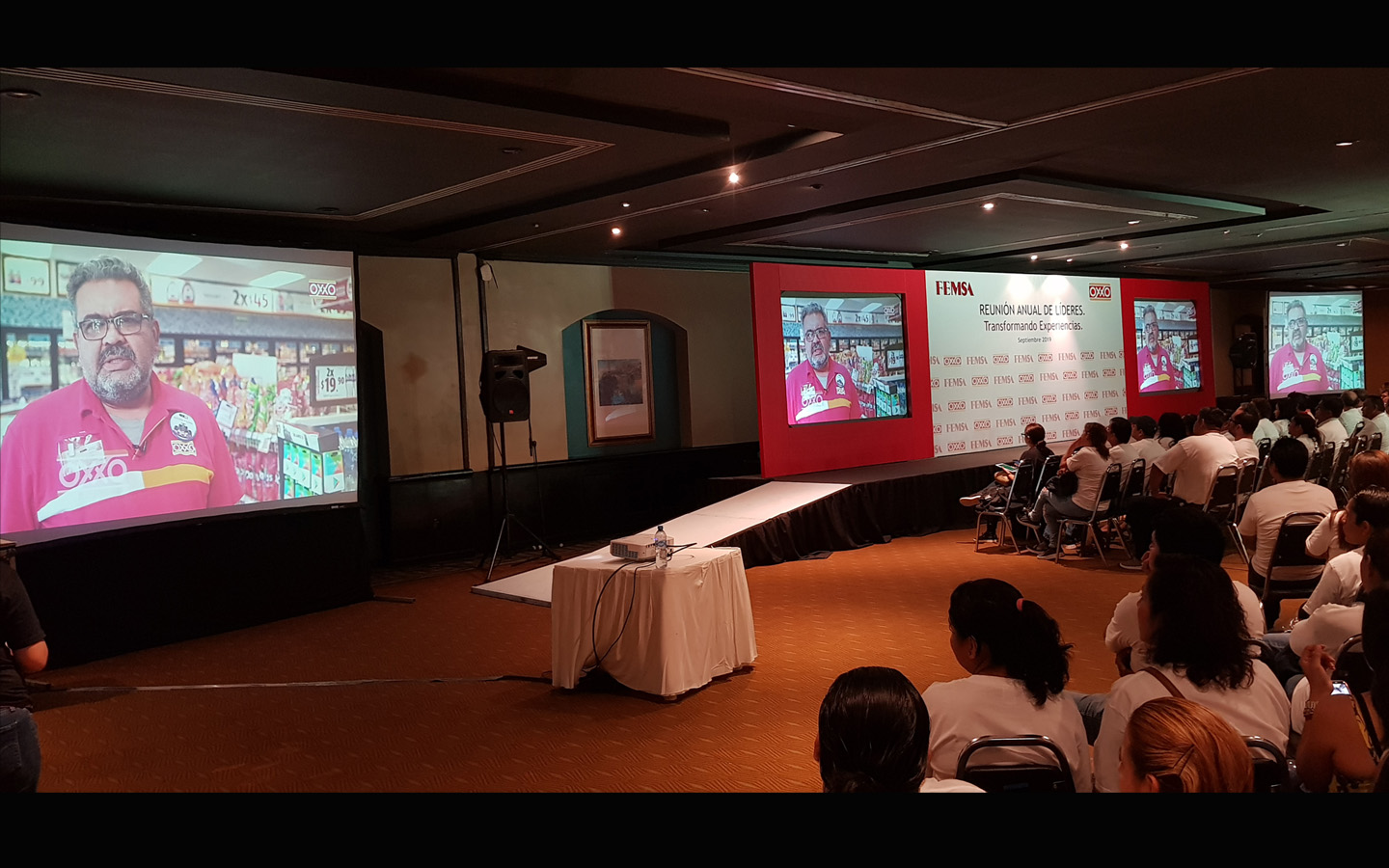 4-Quien-renta-Tarimas-Entarimados-Estrados-Escenarios-para-Eventos-Conferencias-Congresos-Convenciones-Festivales-Fiestas-en-Tampico