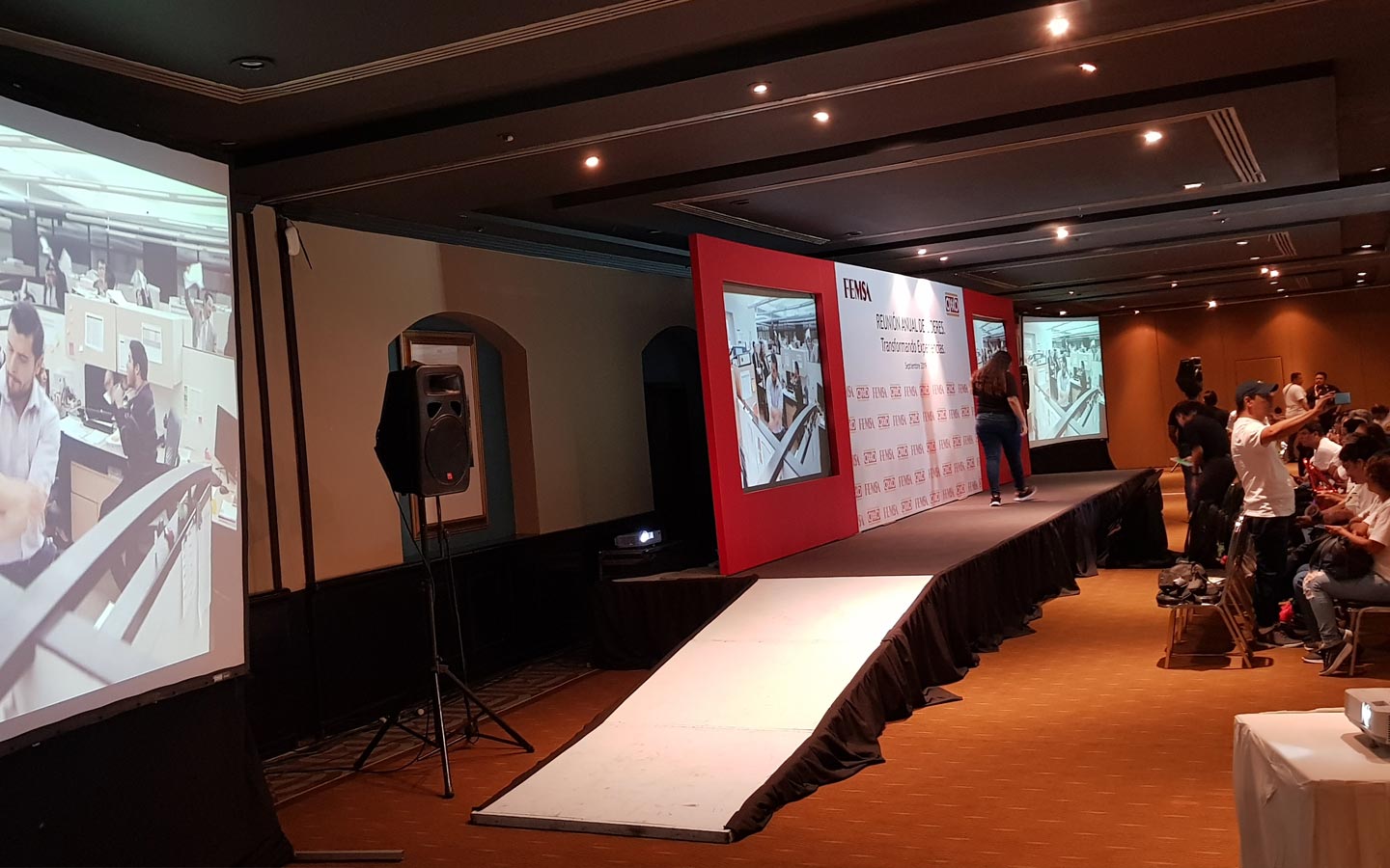 40-servicio-alquiler-tarimas-escenarios-eventos-tampico-altamira-expotampico-centro-convenciones