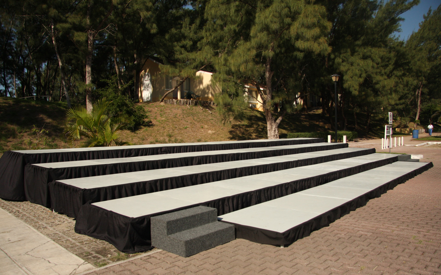 45-Como-alquilar-Tarimas-para-Fotografías-Entarimados-Estrados-Escenarios-Templetes-para-Eventos-en-Tampico