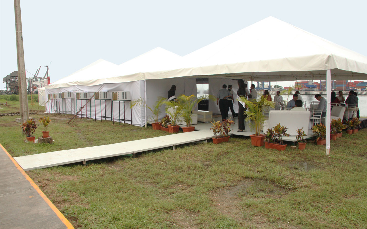 5-Como-rentar-Tarimas-Entarimados-Estrados-Escenarios-Templetes-para-Eventos-en-Tampico