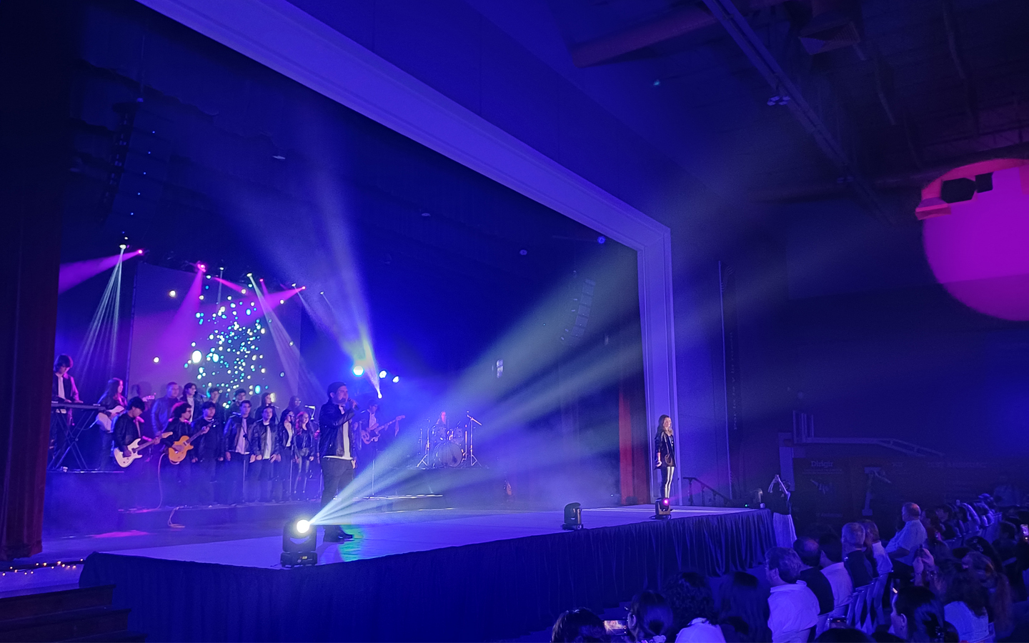 8-Renta-de-Tarimas-en-Tampico-Escenarios-Entarimados-Estrados-para-Eventos-Conferencias-Congresos-Festivales-Convenciones